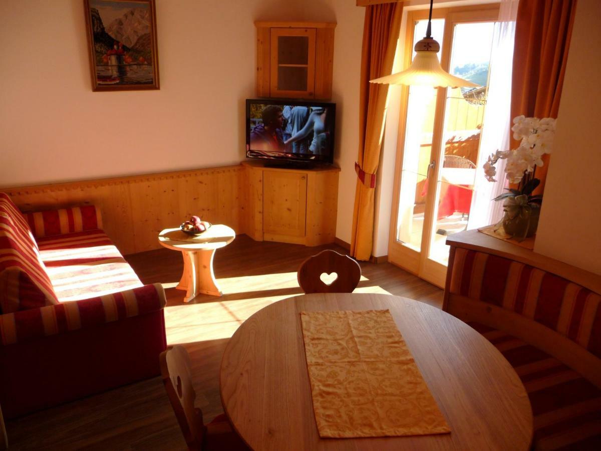 Ferienwohnungen Obermoarhof Algund Buitenkant foto