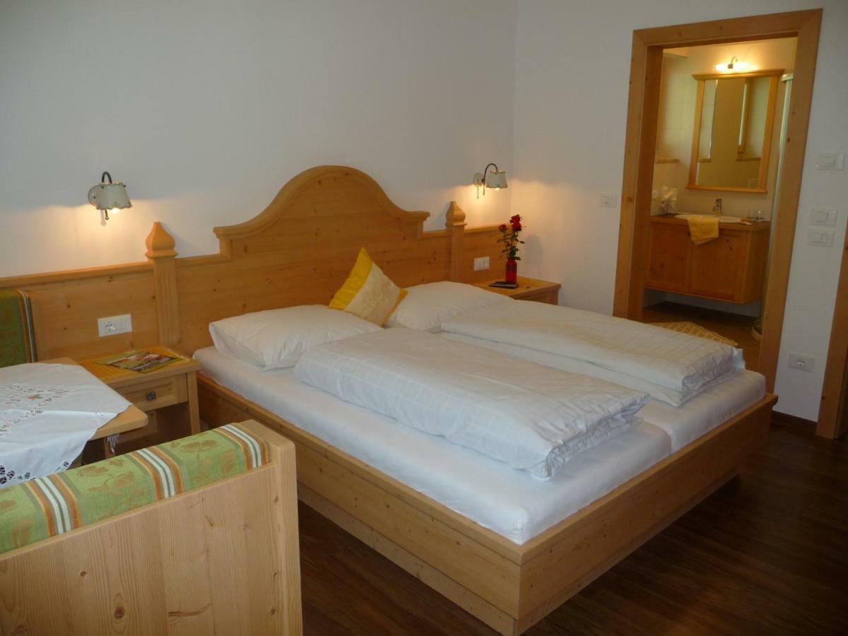Ferienwohnungen Obermoarhof Algund Buitenkant foto